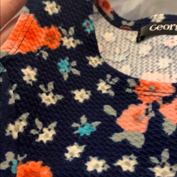 Floral cropped tank top • - Picture 3 of 4